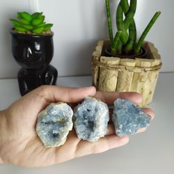 DRUSA DE CELESTITA 65 A 95 GR – PEDRA CELESTIAL - Ktw Cristais
