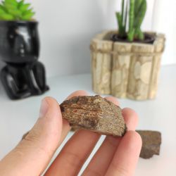 PEDRA BRUTA BRONZITA - PROTEÇÃO E CLAREZA - Ktw Cristais