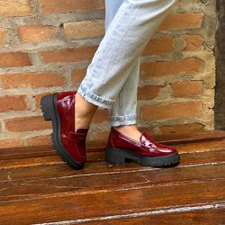 Mocassim Eloá Vermelho Cereja Verniz Couro Legitim... - KUENTO SHOES