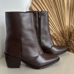 Bota Isa Chocolate Couro Legitimo - ISA-CHOCOLATE - KUENTO SHOES