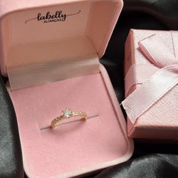 ANEL SOLITÁRIO LUXO - BANHADO A OURO18k - 0555 - Labelly Alianças