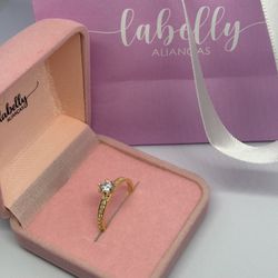 ANEL SOLITÁRIO LUXO DOURADO - 0546 - Labelly Alianças