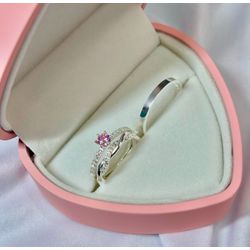PAR DE ALIANÇAS DELUXE 2’MM - ROSA BEBÊ - 0333 - Labelly Alianças