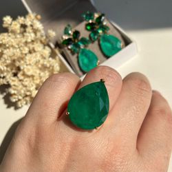 Anel Gota G Verde Esmeralda Banho de Ouro - LACARMEN