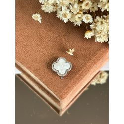 Pingente Charm Trevo Branco Para Pulseira e Rivier - LACARMEN