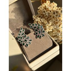 Brinco EarCuff Navetes Verde Esmeralda Ródio Branc... - LACARMEN