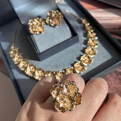 Conjunto Brinco, Colar e Anel Flores - LACARMEN
