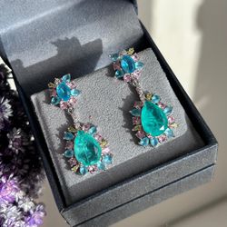 Brinco Turmalina e Zircônias Coloridas Ródio Branc... - LACARMEN
