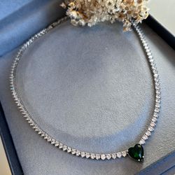 Colar Riviera 3 Garras Pingente Coração Verde Esme... - LACARMEN