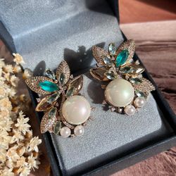 Brinco Folhas Detalhes Turmalina e Pérolas - LACARMEN