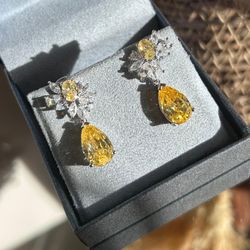 Brinco Pendulo Meia Flor Fancy Yellow - LACARMEN