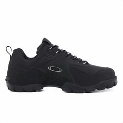 Tenis Oakley Cano Baixo Stratus Preta - OT33 - LA CASA DO DROP