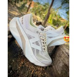 Tênis New Balance Fuelcell Rebel V4 Unissex - Cre... - LA CASA DO DROP