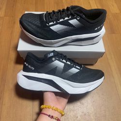 Tênis New Balance Fuelcell Rebel V4 Unissex - Pret... - LA CASA DO DROP