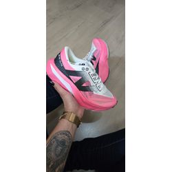 Tênis Feminino New Balance Fuelcell Rebel V4 - Ros... - LA CASA DO DROP