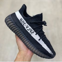 Tênis Adidas Yezzy 350 V2 Preto Branco - Importado... - LA CASA DO DROP