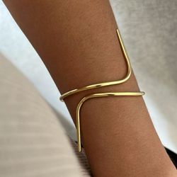 Bracelete Minimalista Banhado a Ouro - Laroka Semijoias