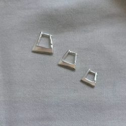 Trio de Brincos Geométricos Banhado... - Livia Domênico Semijoias