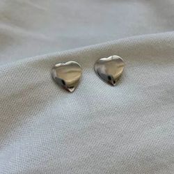 Brinco Coração Liso Minimalista em ... - Livia Domênico Semijoias