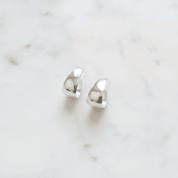 Brinco Hoop Volumoso Banhado em Pra... - Livia Domênico Semijoias