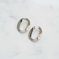 Brinco Oval Escultural Banhado em P... - Livia Domênico Semijoias