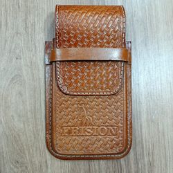 Porta Celular em Couro Entalhado 