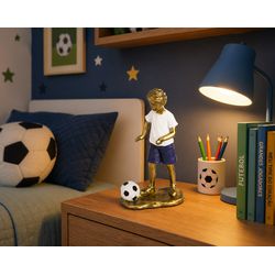 Escultura Futebol Menino com Bola 16cm Espressione... - BARBIZAN DECORE