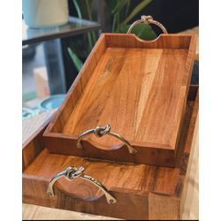 Bandeja em Madeira com Alças em Metal 45cm - 4509... - BARBIZAN DECORE
