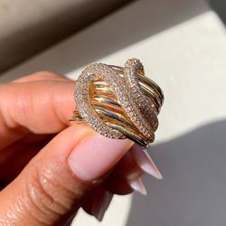 Anel Trabalhado cravejado linha Premium (dourado)... - Lojas das Revendedoras
