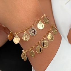 Pulseira Com Medalhas Dez Mandamentos - P010 - Lojas das Revendedoras