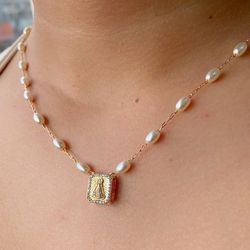 Colar de perola com pingente de nossa senhora - C... - Lojas das Revendedoras