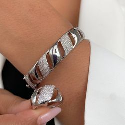 Conjunto Linha premium trabalhado em micro zircôni... - Lojas das Revendedoras