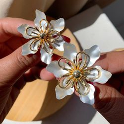Brinco De Flor bijuteria fina - B85634 - Lojas das Revendedoras
