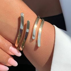 Bracelete trabalhado Bijoux - P72 - Lojas das Revendedoras