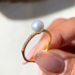 Anel com perola e detalhes cravejado linha Premium... - Lojas das Revendedoras