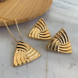 Conjunto triangular - CON7495 - Lojas das Revendedoras