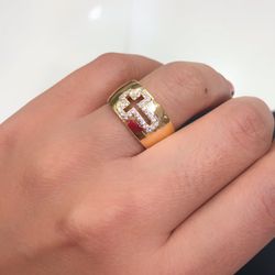 Anel Aliançinha Com Uma Cruz Cravejada - A699 - Lojas das Revendedoras