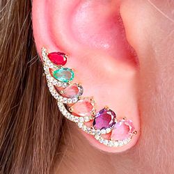 Ear Cuff Na Zircônia Com Detalhes Cravejados - B96... - Lojas das Revendedoras