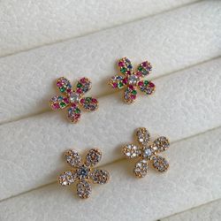 Brinco flor antialérgico (o par) - B2741 - Lojas das Revendedoras