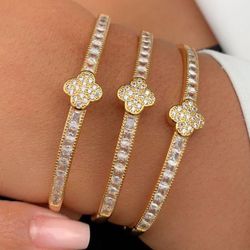 Bracelete de trevo com detalhes em navetes - P3345 - Lojas das Revendedoras