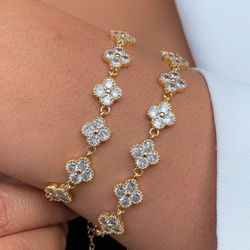Pulseira de trevo delicada - P3351 - Lojas das Revendedoras
