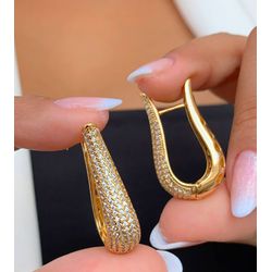 Brinco de argolinha em gota cravejado - B85875 - Lojas das Revendedoras