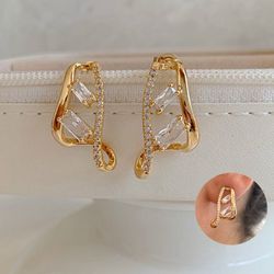 Brinco de argola com detalhes em zircônia cúbica. ... - Lojas das Revendedoras