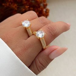 Anel solitário trabalhado na zircônia (cada) - A... - Lojas das Revendedoras