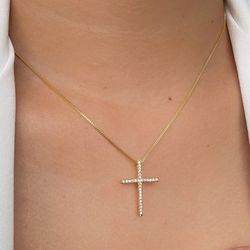 Colar de cruz com detalhe na micro zircônia - C15... - Lojas das Revendedoras