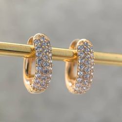 Brinco de argola cravejada - B85325 - Lojas das Revendedoras