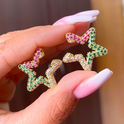 Brinco De Estrela Cravejado Na Micro Zirconia Colo... - Lojas das Revendedoras