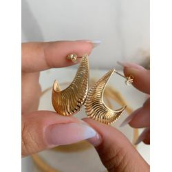 Brinco meia argola design moderno - B961 - Lojas das Revendedoras