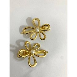 Dupla prendedores de cabelo flor com pérola - ACES... - Lojas das Revendedoras