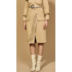 SAIA JULY - 01.05.248 - LUXURY COUNTRY WOMAN
